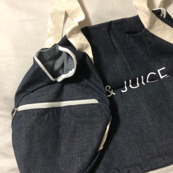 Easy to pack all your gym gear in a stylish bag in denim - Picture 3 of 3